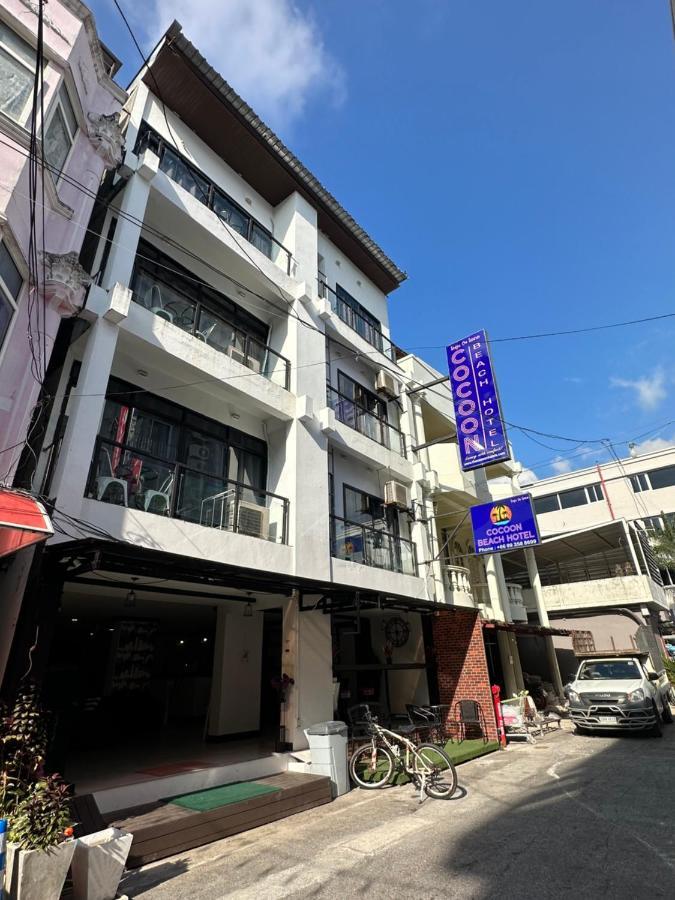 Hotel Beachwalk Patong Esterno foto