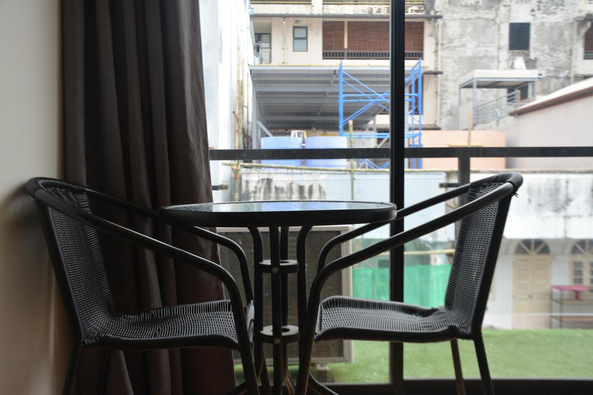 Hotel Beachwalk Patong Esterno foto